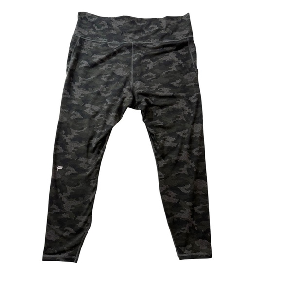 Fabletics Women On The Go PowerHold High Waisted Leggings Pockets Camo Size 2X - Picture 4 of 13